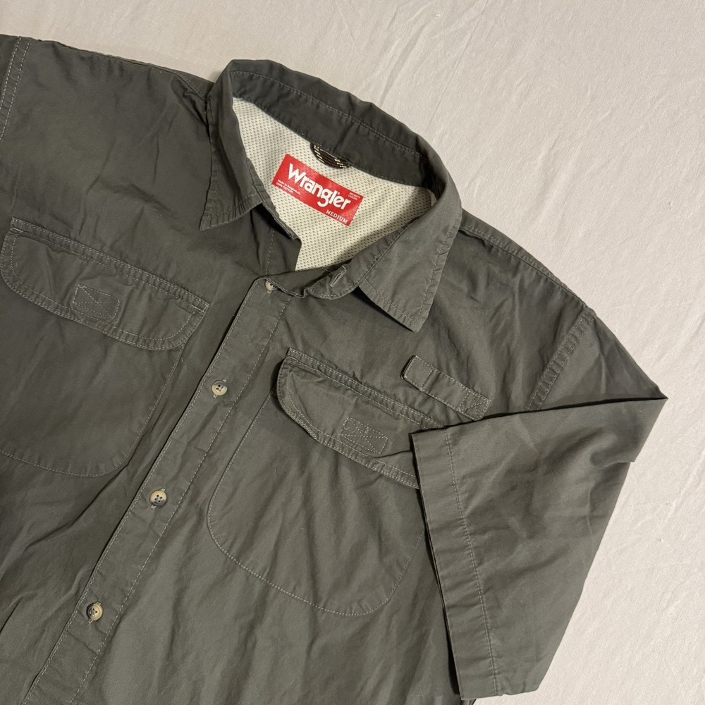 Wrangler Fishing Shirt Mens Medium Vented Short Sleeve Green Army Gray Outdoors